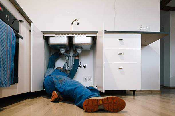 Professional Leak Detection technician working in Batesville, TX